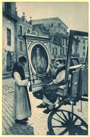 CASSINO, ITALY - 1944: The clergymen save the artworks before Allied bombardment.のeditorial素材