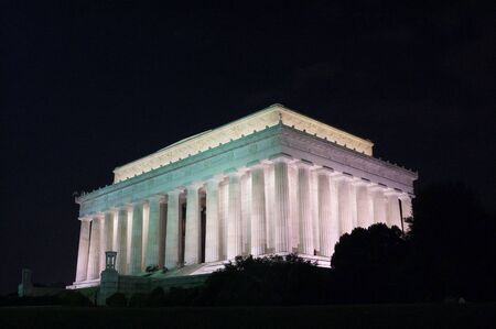 Lincoln memorial at night at the mall washington dcの写真素材