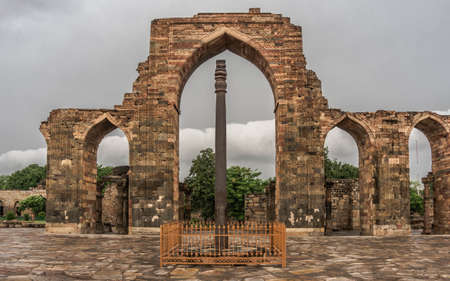 Qutub Minar the world's tallest brick minaret in Delhi, Indiaのeditorial素材