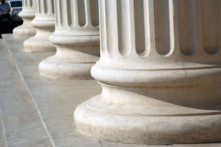 Columns. Vertical lines.