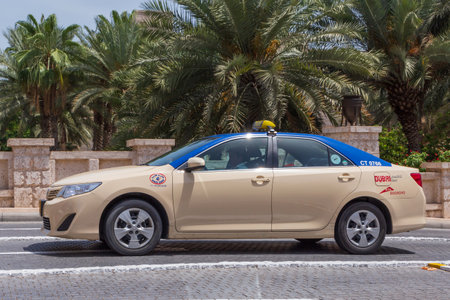 DUBAI, UAE - MAY 14, 2016:  vacant taxi in Dubaiのeditorial素材