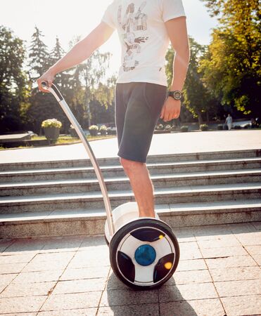 両輪の写真・イラスト素材一覧(19,822件) ストックフォトのamanaimages PLUS