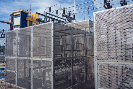 High voltage electric power plant current distribution substation