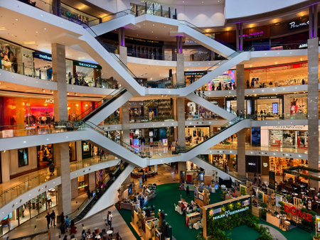 KUALA LUMPUR, MALAYSIA - AUGUST 28, 2024: Aerial view of a large, busy shopping mallの写真素材