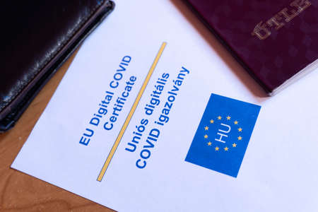 EU Digital COVID Certificate, EU DigitÃ¡lis Vakcina ÃtlevÃ©lの写真素材