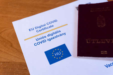 EU Digital COVID Certificate, EU DigitÃ¡lis Vakcina ÃtlevÃ©lの写真素材