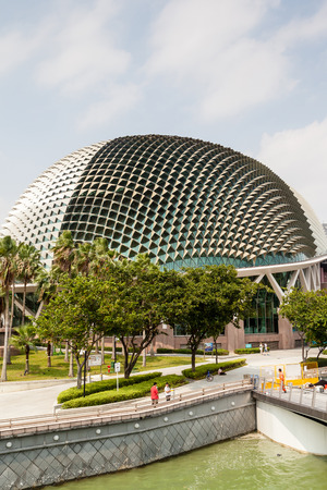 Unique rooftop design of Singapore Esplanade Theatres on the Bayのeditorial素材