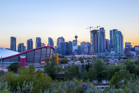 Sunset over Calgary's downtown skyline. HDR rendering.のeditorial素材
