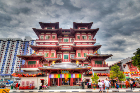 SINGAPORE - JAN. 17, 2016: Street view of Buddha Tooth Relic Temple in Singapore Chinatown. HDR rendering.のeditorial素材