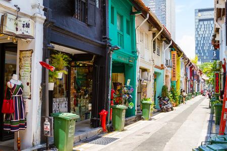 SINGAPORE - SEPTEMBER 7, 2017: Haji Lane in Kampong Glam is the city's mecca of fashion boutiques, eclectic collection of trendy stores and Middle Eastern cafes housed in pre-war colonial houses.のeditorial素材