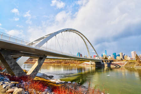Iconic Walterdale Bridge across the Saskatchewan River leading to downtown Edmonton, Alberta, Canada.の写真素材