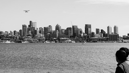 Seattle Sea Plane Takeoff over Lakeの写真素材