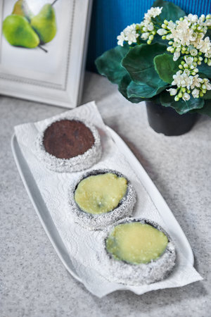 cakes with coconut flakes studio lightの写真素材