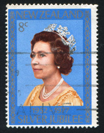 NEW ZEALAND - CIRCA 1977: stamp printed by New Zealand, shows shows queen Elizabeth II, circa 1977のeditorial素材