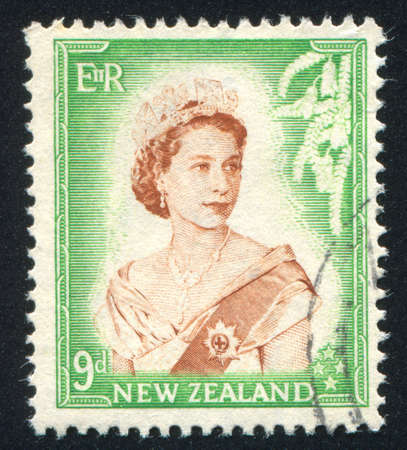 NEW ZEALAND - CIRCA 1953: stamp printed by New Zealand, shows shows queen Elizabeth II, circa 1953のeditorial素材