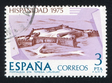 SPAIN - CIRCA 1975: stamp printed by Spain, shows Fortaleza Santa Tereza, circa 1975のeditorial素材