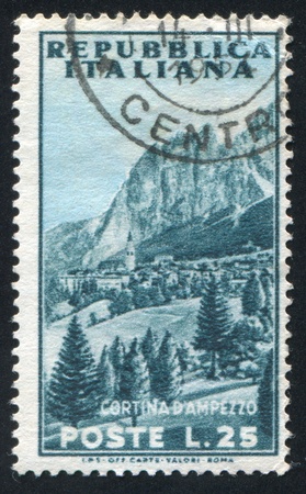 ITALY - CIRCA 1953: stamp printed by Italy, shows Cortina d`Ampezzo, circa 1953のeditorial素材