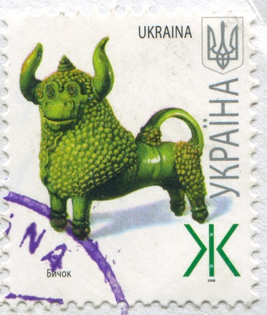 UKRAINE - CIRCA 2008: stamp printed by Ukraine, shows Clay bull, circa 2008のeditorial素材