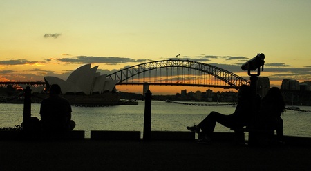 29. APRIL 2006 - SYDNEY, AUSTRALIA - sunset view from Royal Botanic Gardens in Sydney, Australia. Photo taken on 29. April 2006.のeditorial素材