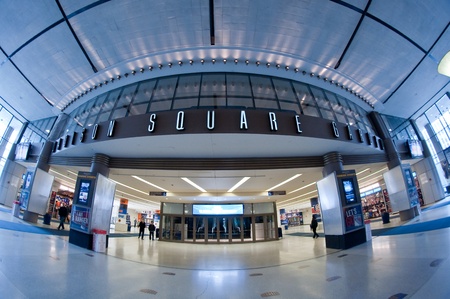 24. MARCH 2011 - MANHATTAN, NEW YORK, USA - Madison Square Garden entrance hall. Photo taken on 24. March 2011 in New York, USA.のeditorial素材