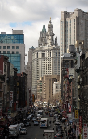 24. MARCH 2011 - NEW YORK, USA - Chinatown and the Municipal Building in Manhattan, New York, USA. Photo taken on 24 march 2011.のeditorial素材