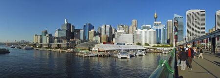 18. SEPTEMBER 2006 - SYDNEY, AUSTRALIA - cityscape panorama photo of Sydney Aquarium at Cockle Bay in Sydney, Australia. Photo taken on September 18, 2006.のeditorial素材