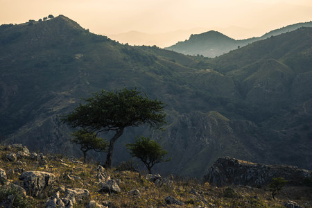 The wonderful sense of calm expressed by nature alone. Nestled among the beautiful mountains peloritaniの写真素材