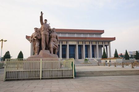 Beijing, China - May 28, 2012: the sculpture in front of Chairman Mao Memorial Hall.Mao Zedong (December 26, 1893 September 9, 1976)was a very famous political leader in China,he led the Chinese people to finish the Chinese Civil War and founded the Peoplのeditorial素材