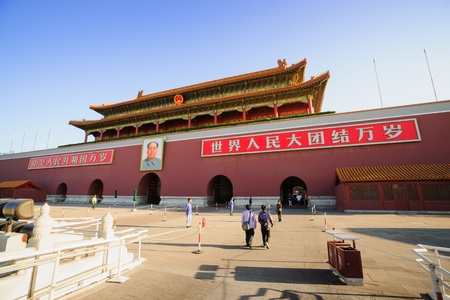 Beijing, China - May 30, 2012: Tiananmen Gate in Beijing,China.It was built in 1420,Now it become a very famous tourist attraction,thousands of tourist visit the Tiananmen Gate all around the world every day.And it is also the landmark of Beijing,even Chiのeditorial素材
