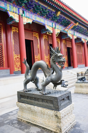 bronze dragon sculpture in  Summer Palace.Summer Palace is a very famous tourist place in Beijing,China.it was built during 1750-1764,it is the  largest ancient  Royal garden in the world,in the Qing Dynasty,the Royals relaxed in Summer Palace.It was destのeditorial素材