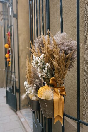 Dried flowers in the decoration of the outdoorsの写真素材