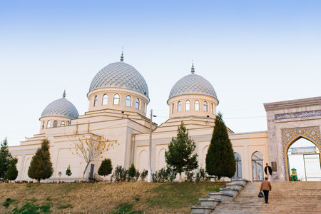Tashkent, Uzbekistan. November 2021. Huzha Ahror Wali Mosqueのeditorial素材