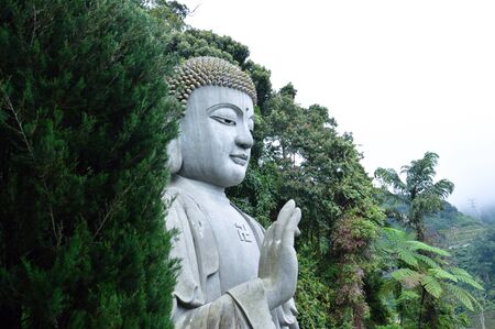 Statue of Qingshui, a Buddhist monk. Statue of Qingshui, a Buddhist monk. The Chin Swee Caves Temple Genting Highland Malaysia.のeditorial素材