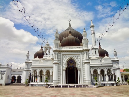 Zahir Mosque- The Zahir Mosque is a mosque in Alor Setar, Kota Setar, Kedah, Malaysia, and the state mosque of the state of Kedah. The Zahir Mosque is one of the grandest and oldest mosques in Malaysia, having been built in 1912.のeditorial素材
