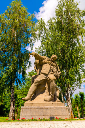 VOLGOGRAD, RUSSIA - 26 MAY 2019: Sculpture of warriors in Mamayev Hill, Russiaのeditorial素材