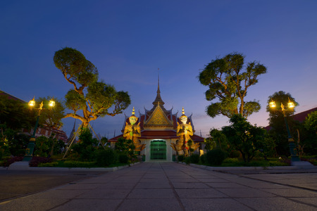 The pair giant guarding the gate to the ubosot, at Wat Arun  Temple of Dawn , Thailandの写真素材