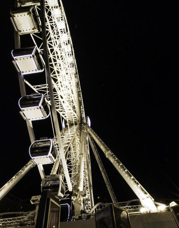 The Echo Wheel of Liverpool / Liverpool Eye by night - Keel Wharf waterfront of the River Mersey, Liverpool, United Kingdomのeditorial素材