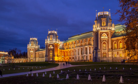 Moscow, Russia, 23 October 2019: Grand Palace, Tsaritsyno park. Evening landmark photo. Popular park Museum Tsaritsyno at sunset. Sightseeing Tsaritsyn Palace. Museum and park in the south of cityのeditorial素材