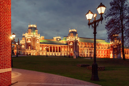 Moscow, Russia, 23 October 2019: Grand Palace, Tsaritsyno park. Evening landmark photo. Popular park Museum Tsaritsyno at sunset. Sightseeing Tsaritsyn Palace. Museum and park in the south of cityのeditorial素材