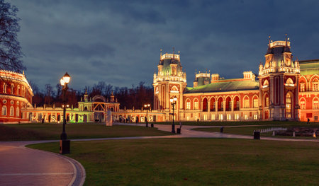 Moscow, Russia, 23 October 2019: Grand Palace, Tsaritsyno park. Evening landmark photo. Popular park Museum Tsaritsyno at sunset. Sightseeing Tsaritsyn Palace. Museum and park in the south of cityのeditorial素材
