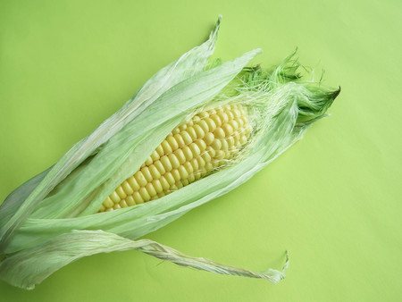 ripe natural corn cobs. healthy eating. eco-friendly products. Organic Food. Style Top Viewの写真素材