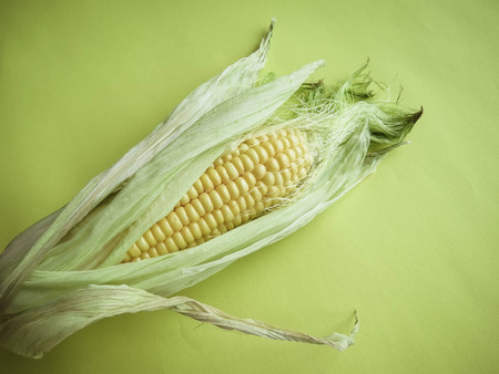ripe natural corn cobs. healthy eating. eco-friendly products. Organic Food. Style Top Viewの写真素材
