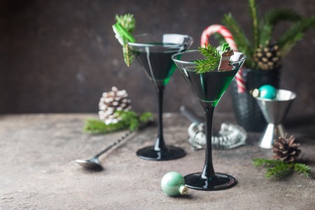 Green cocktails in martini glassesの写真素材