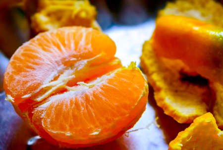 Cut oranges at room temperature should be consumed within the dayの写真素材