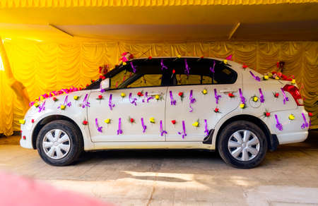 Wedding car decoration for groom in indian hindu wedding ceremonyの写真素材