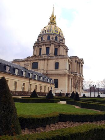 Church Disabled, Disabled Tum   des Invalides  - Paris monumental church built in 1706 by Jules Hardouin-Mansart on the instructions of the Sun King, Louis XIV  Burial place of Napoleon Bonaparteの写真素材