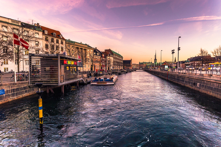 December 02, 2016: A Canal in the old town of Copenhagen, Denmarkのeditorial素材