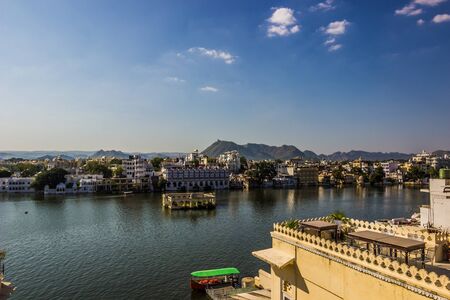 November 07, 2014: Panorama of Pichola lake in Udaipur, Indiaのeditorial素材