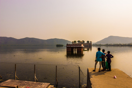 November 04, 2014: Children in the lake palace in Jaipur, Indiaのeditorial素材