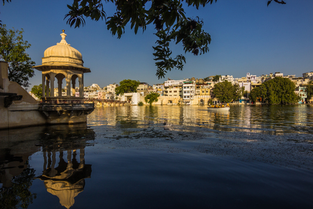 November 07, 2014: Old buildings by the Pichola lake in Udaipur, Indiaのeditorial素材